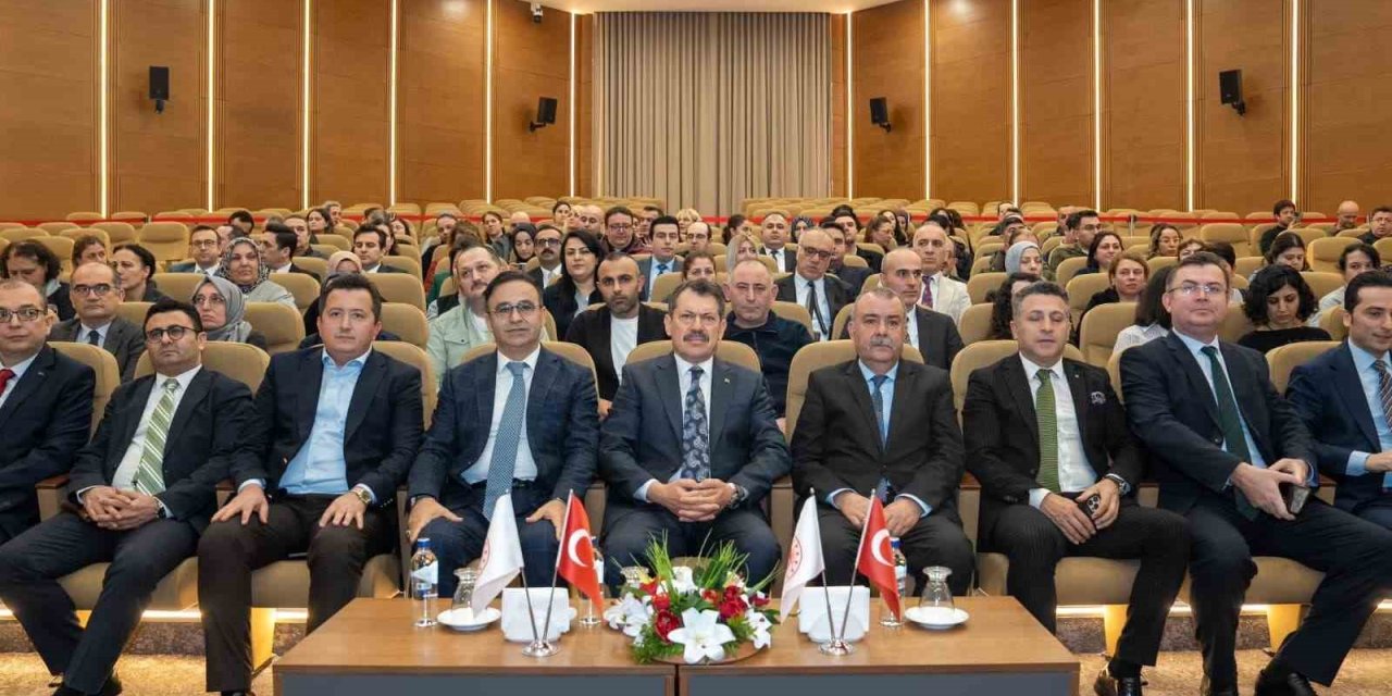 İzmir Adliyesi’nde ‘Bağımsızlık Mücadelesi’ semineri gerçekleştirildi