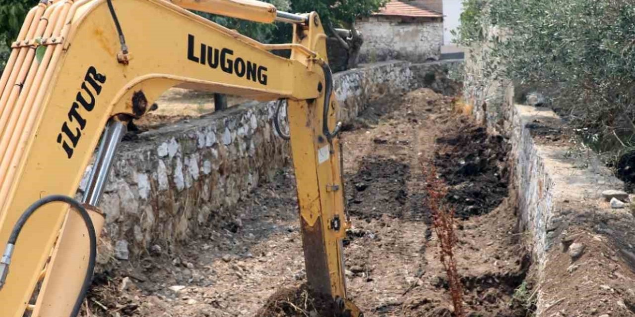 MUSKİ 2025 yılında Menteşe’de 16 bin metre dere temizliği yaptı