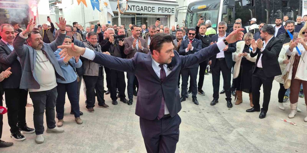 Görevi gözyaşlarıyla devraldı