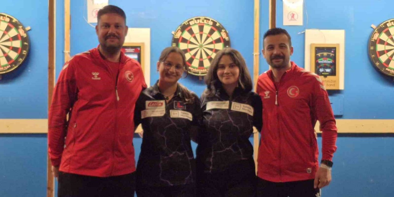 Denizlili dartçılar Hollanda’da tarih yazdı