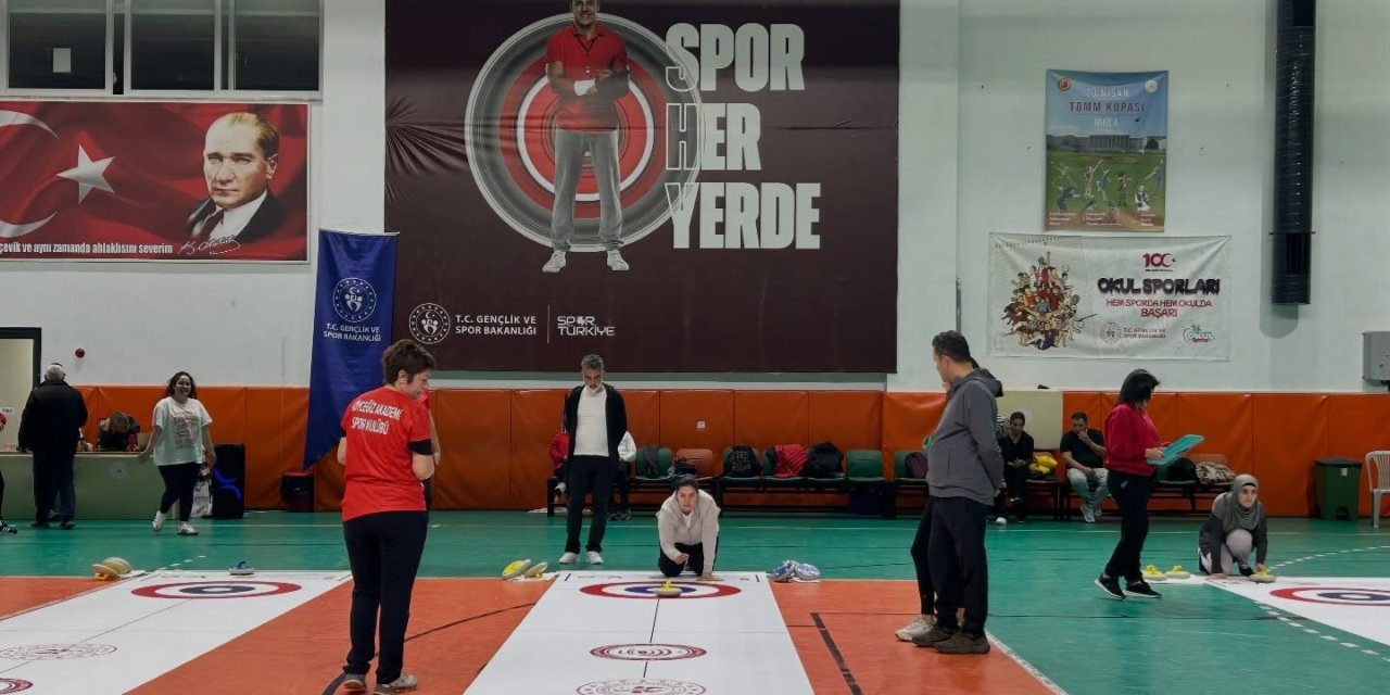 Köyceğiz’de Floor Curling Turnuvası başladı