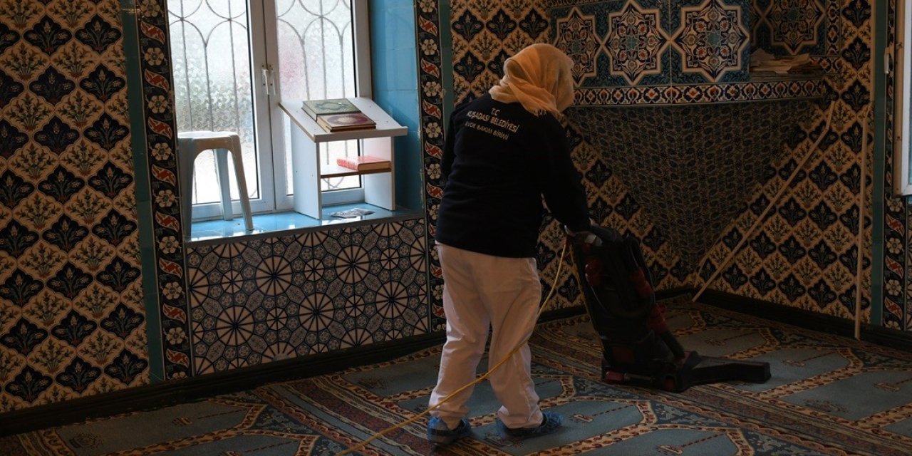 Kuşadası Belediyesi camileri Ramazan ayına hazırlıyor