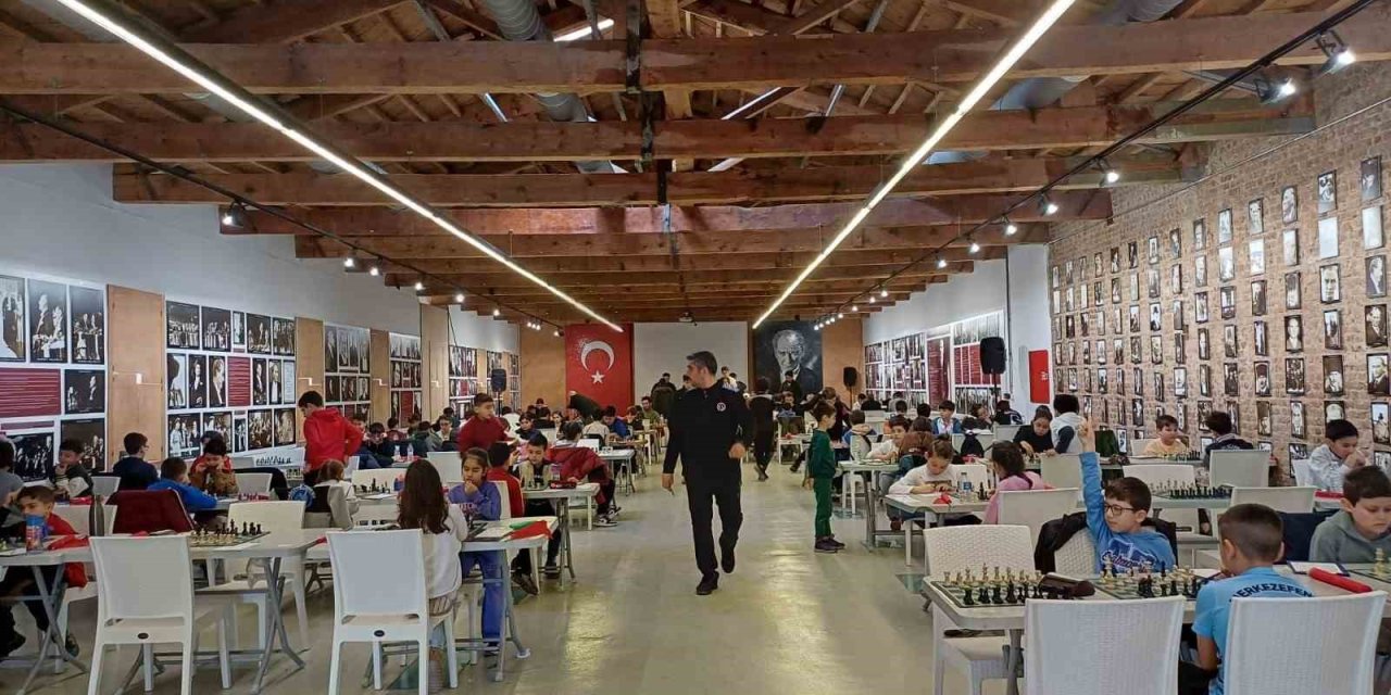 Denizli’de 4. Geleneksel Muharrem Çamlı Anı Satranç Turnuvası gerçekleştirildi