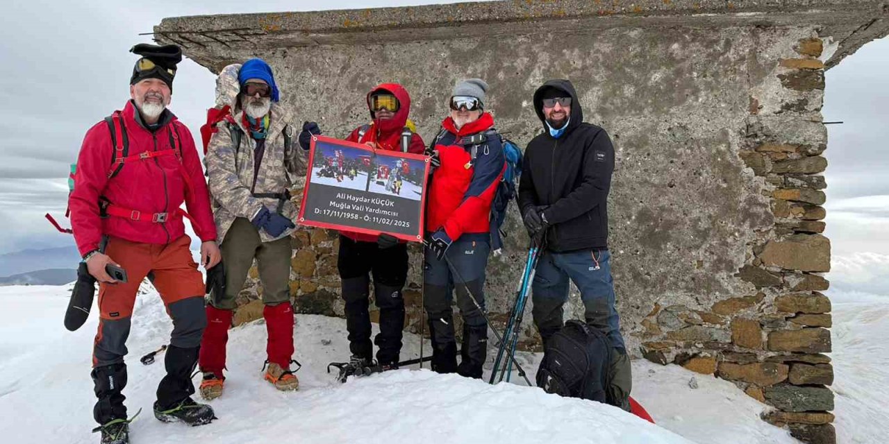 Doğa sporları gönüllüleri Küçük’ü ölüm yıl dönümünde Sandras dağında andı