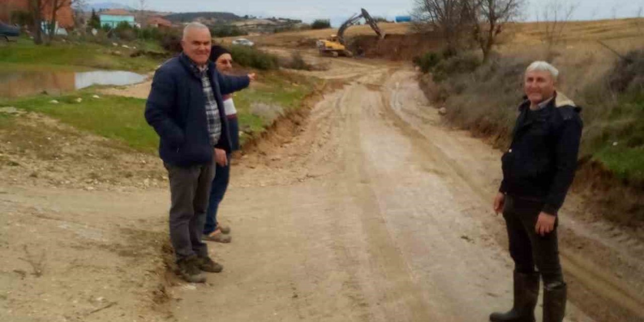 Türlübey’in yol sorununu büyükşehir çözdü