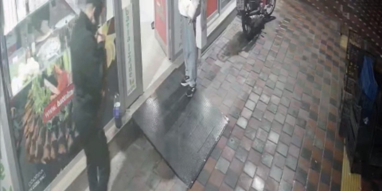 Dükkanın önündeki sigara paketini çaldı