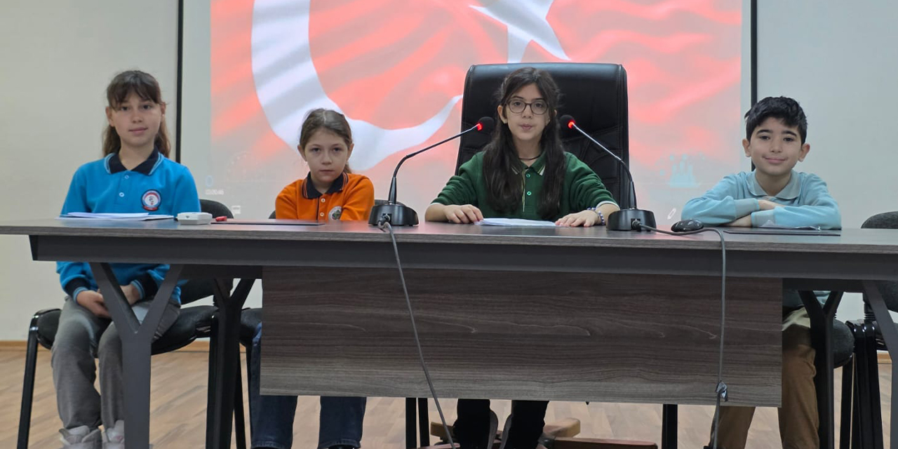 Efeler’de öğrenci meclislerinden akran zorbalığına karşı ortak mücadele