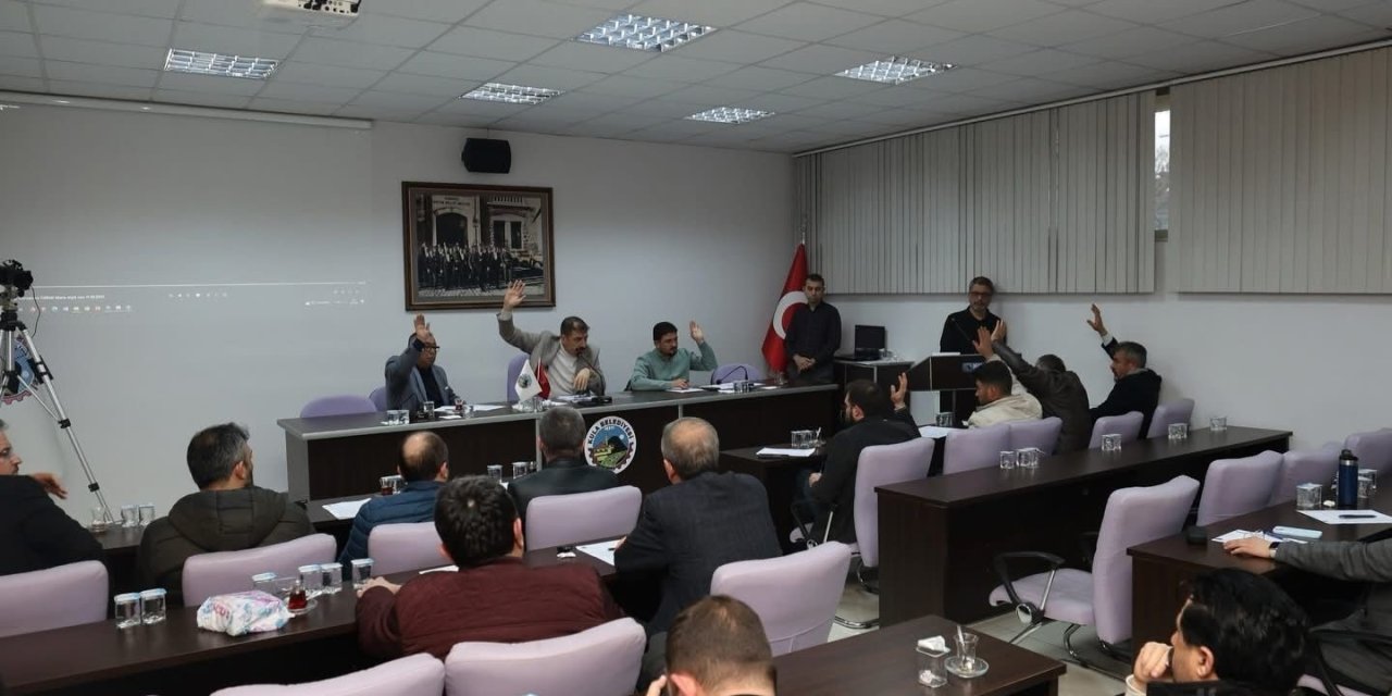 Kula Belediye Meclisi’nde arsa satışı ve teminat talebine ret