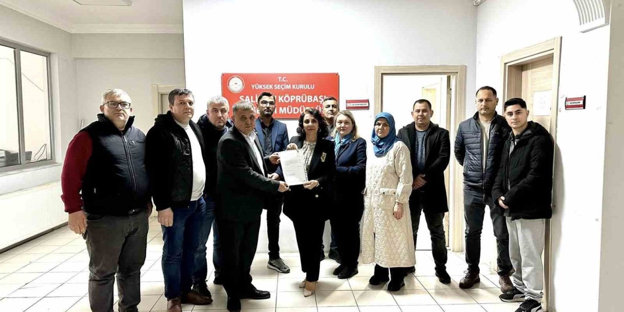 4 oy farkla başkan seçilmişti, göreve başladı