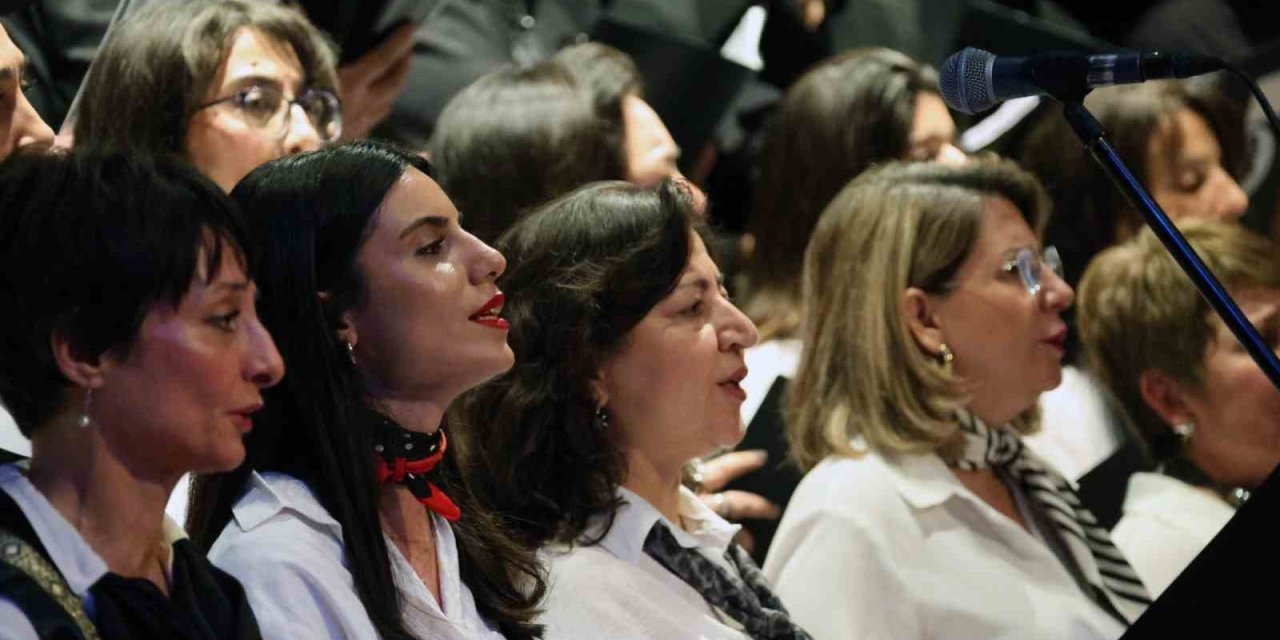 Menteşe Korosu Barış Manço’yu konser ile andı