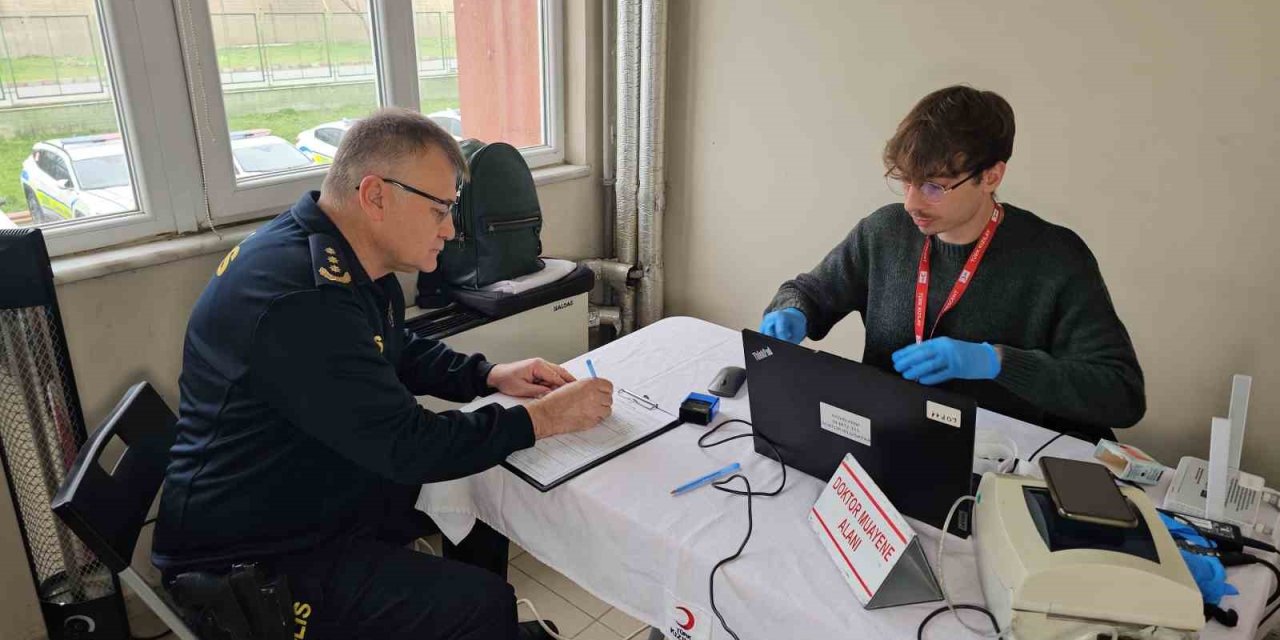 Nazilli’de Emniyet Teşkilatı’ndan Kızılay’a kan desteği