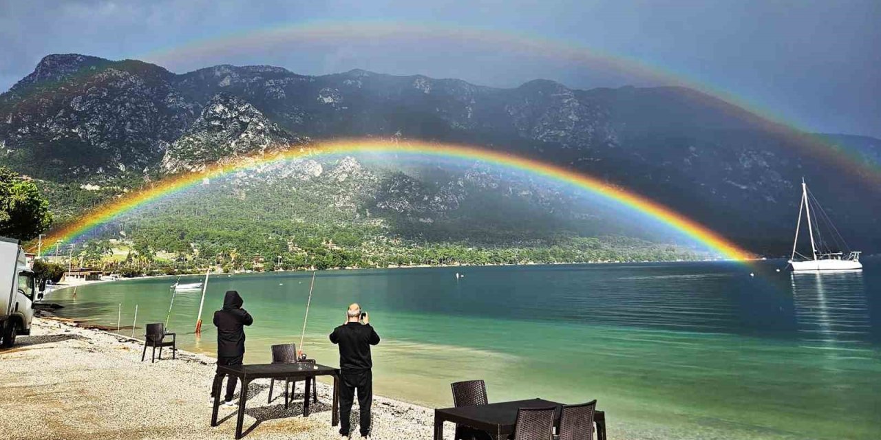 Muğla Akbük Koyu’nda oluşan Gökkuşağı mest etti