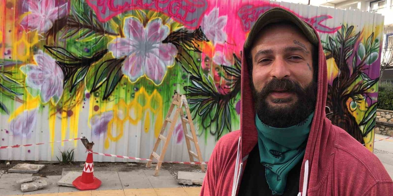 Datça’da yapımı süren okulun duvarları Badem Çiçeği Festivali’ne hazırlandı