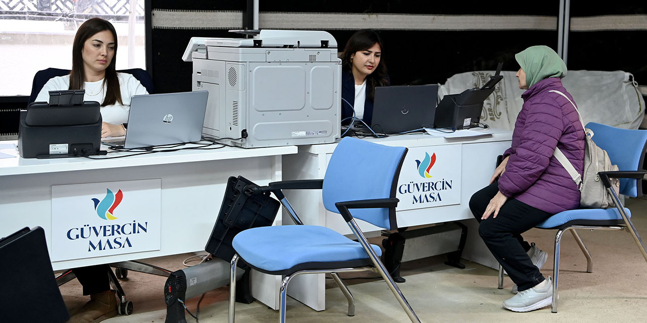 Kuşadası Belediyesi’nden vatandaşa yakın hizmet: Yörük Hizmet Çadırı’nda işlemler hızlandı