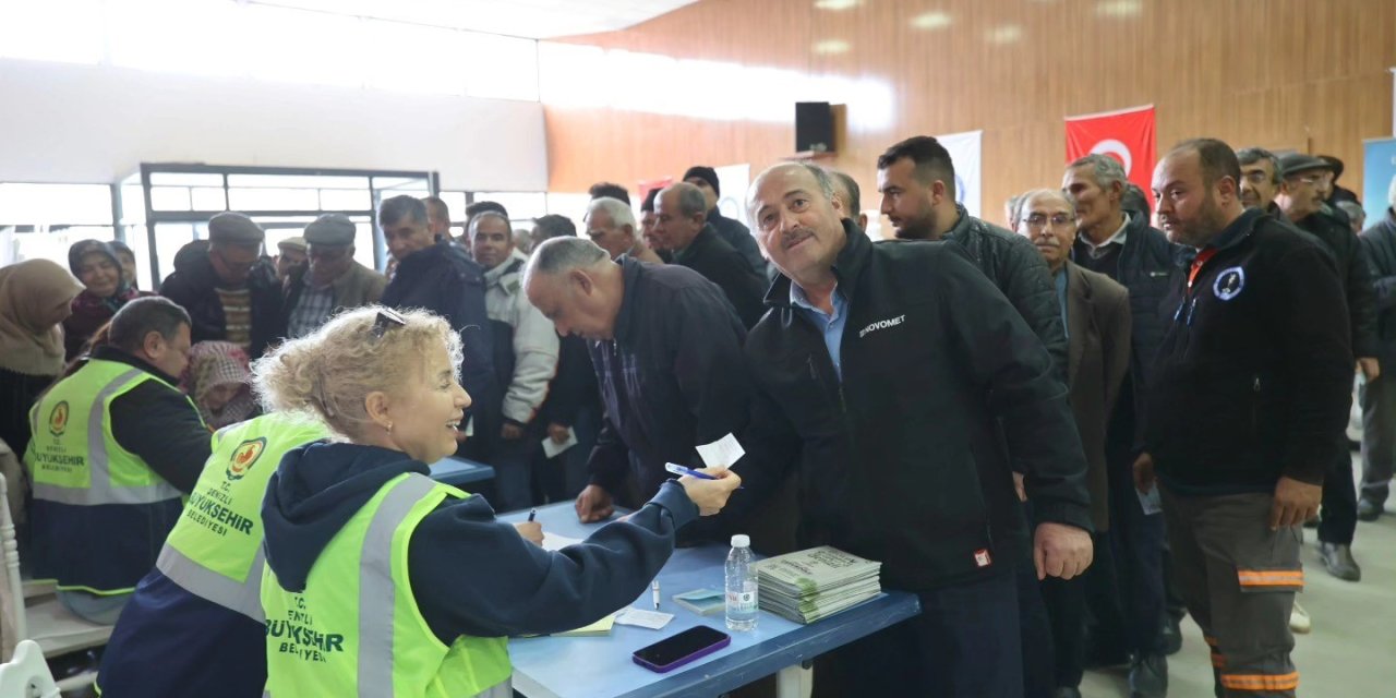 Tavaslı üreticilere 5 bin 991 zeytin fidanı dağıtıldı