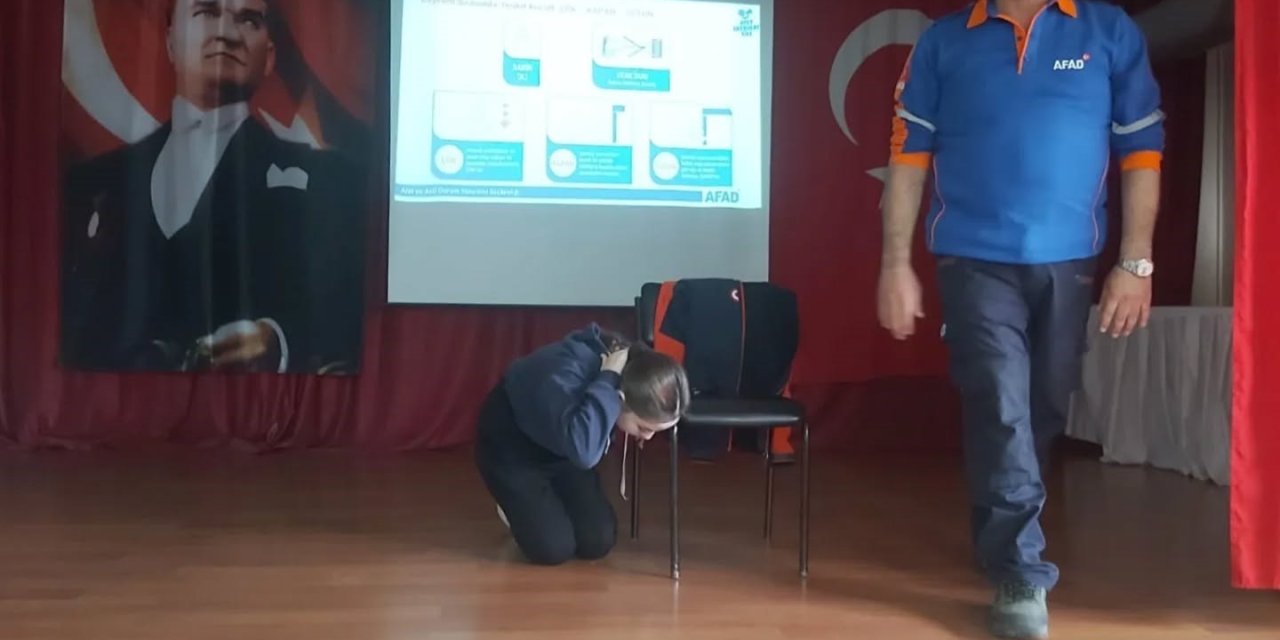 Öğrencilere afet bilinci aşılandı, tahliye tatbikatı yapıldı