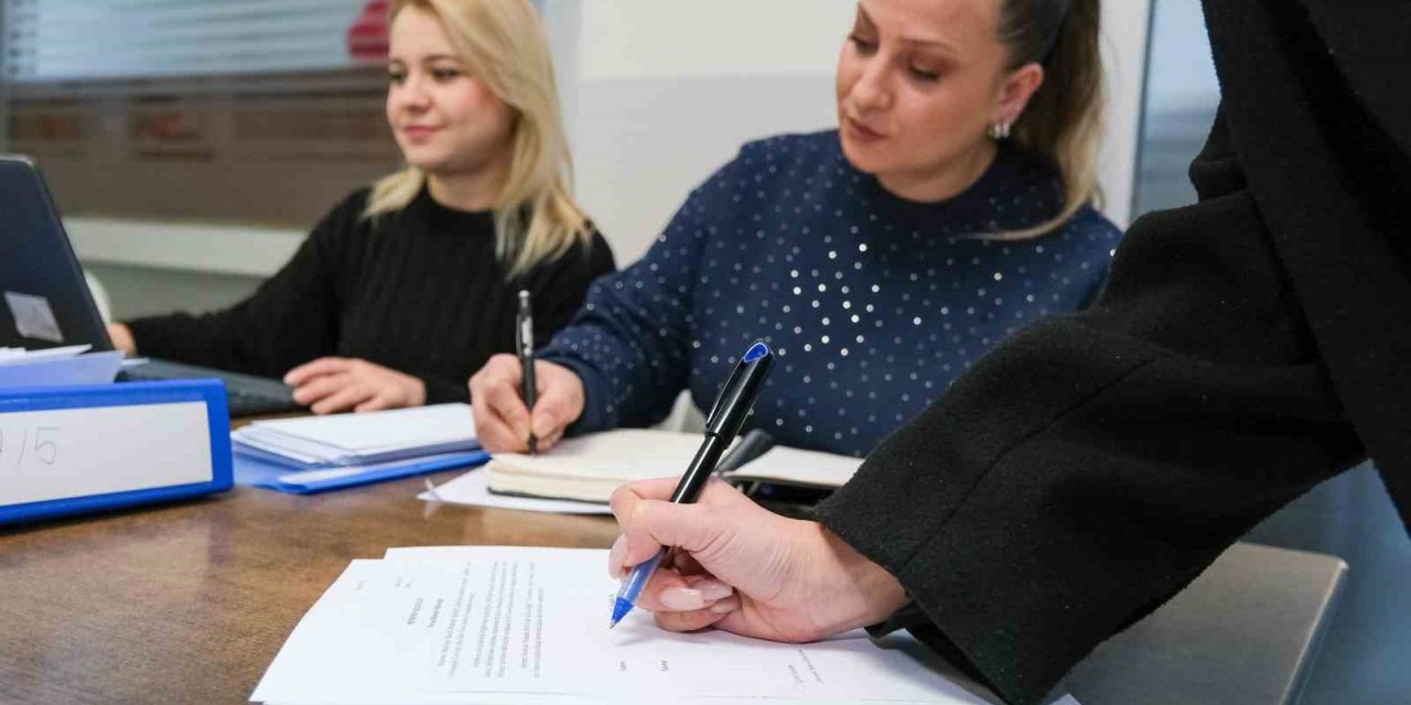 Menemenli gençlere sınavları için 3 milyonluk destek