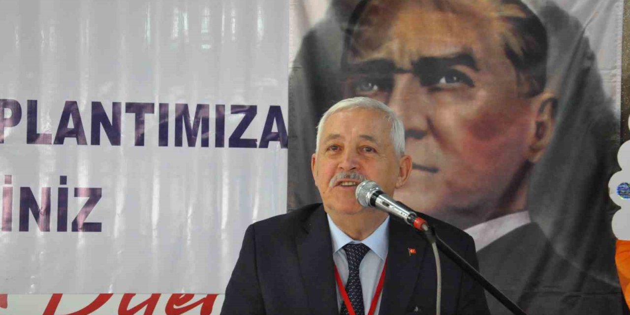 Salihli’de 4 başkan değişti, 8 başkan güven tazeledi