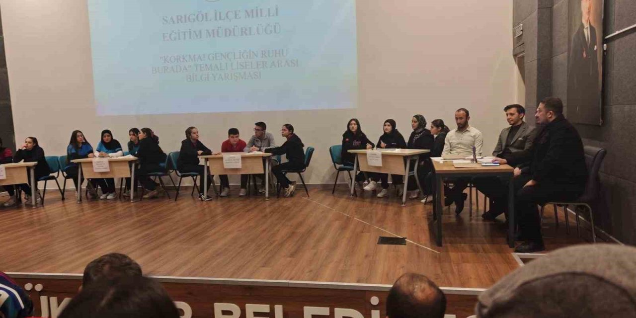 Gençler Mehmet Akif ve milli mücadele ruhuyla yarıştı