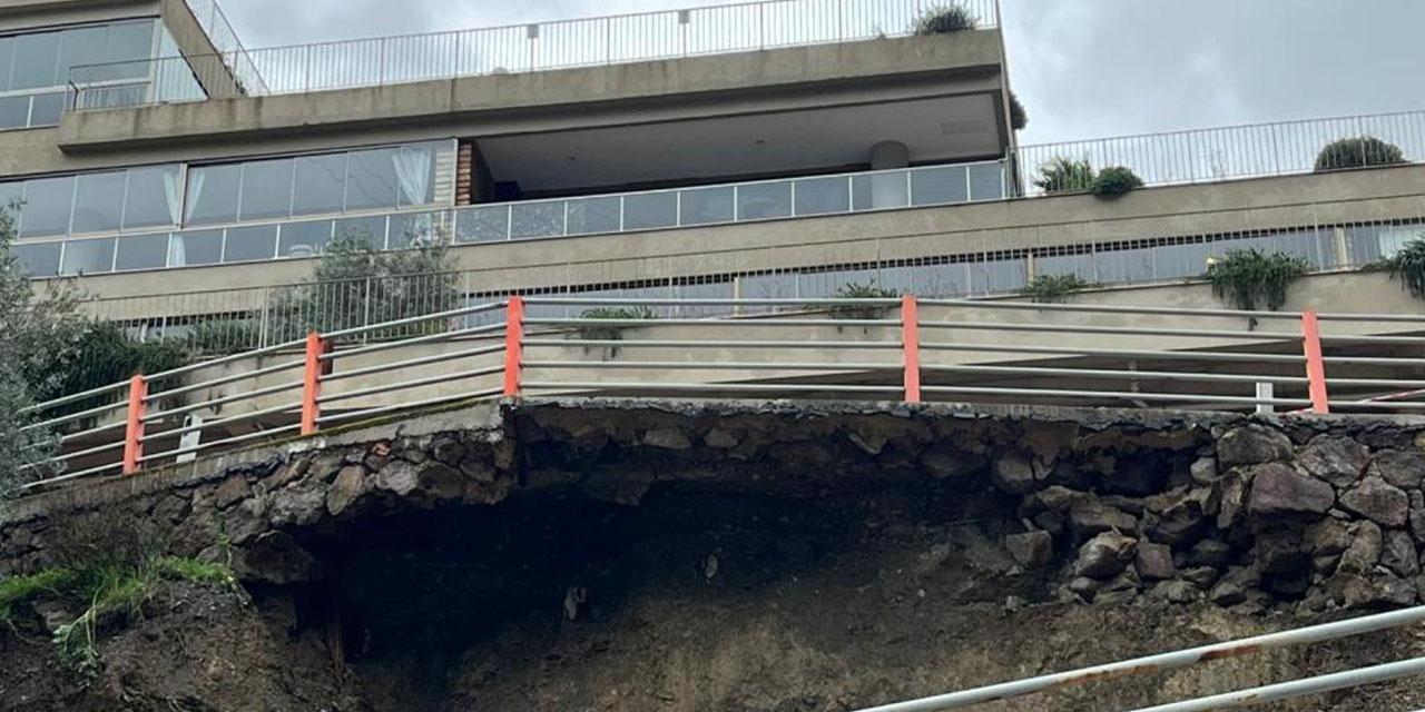 Lüks site yolu toprak kayması nedeniyle kapandı