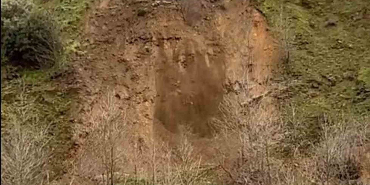 Bayındır Zeytinova Barajı yolunda heyelan