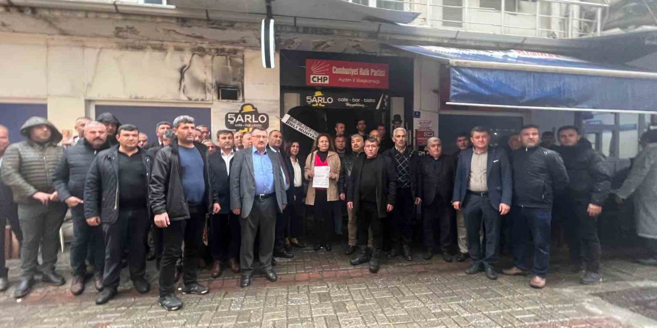 Aydınlı 50 muhtardan CHP’ye siyah çelenk
