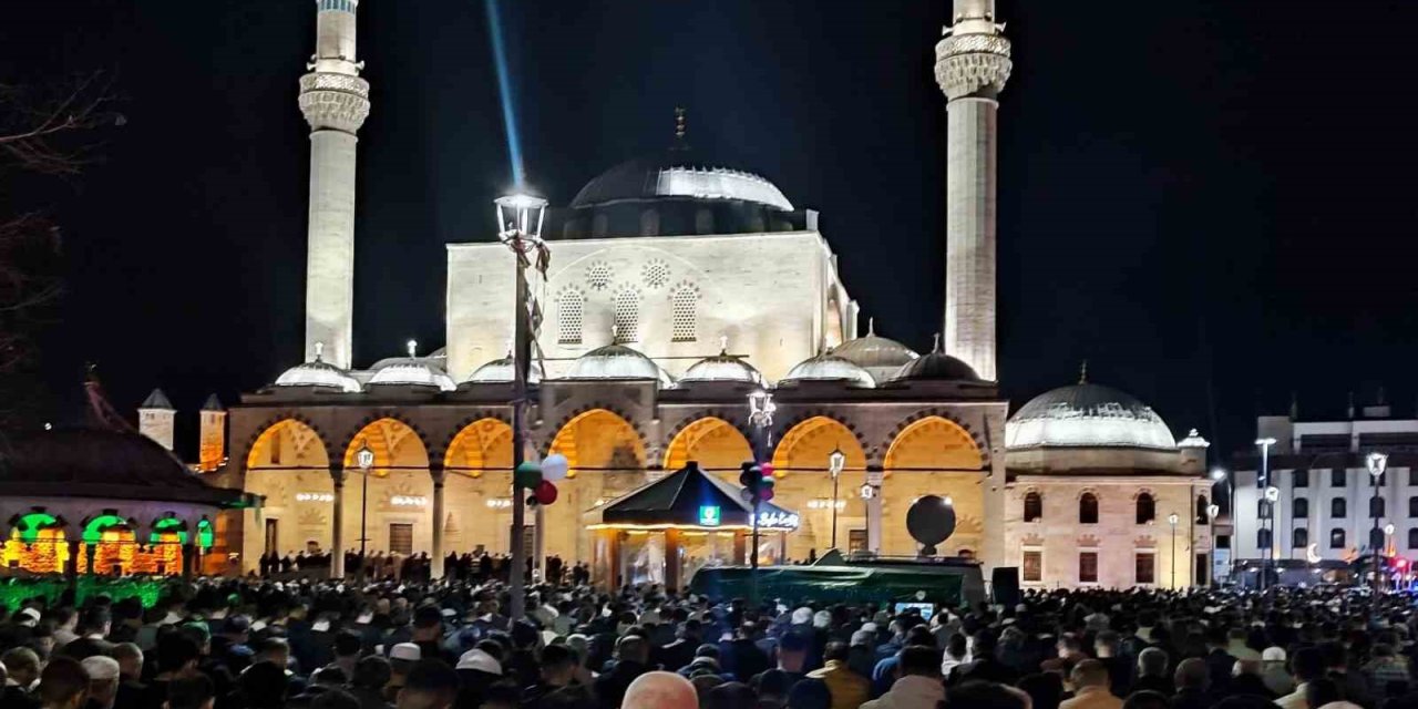 Denizli’de hatimle teravih ve sabah namazı kılınacak camiler belli oldu