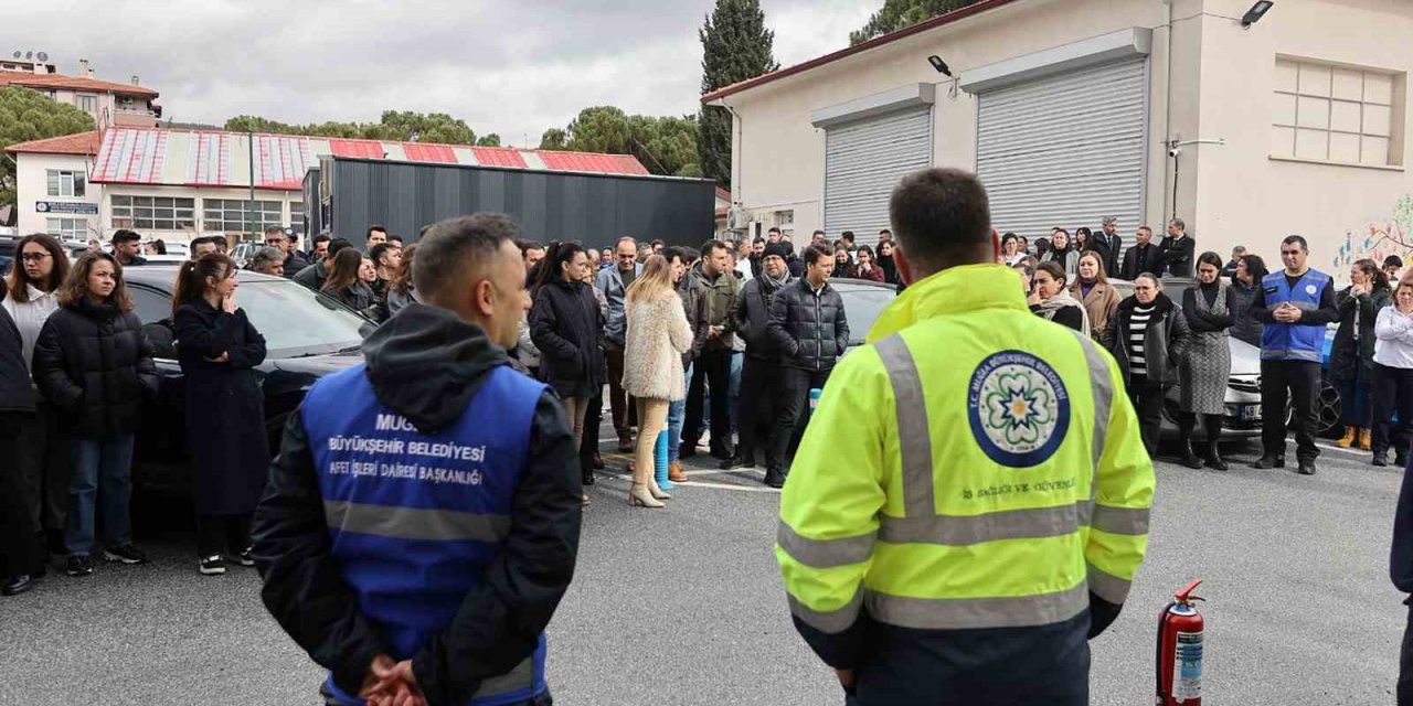 Büyükşehir’den afetlere hazırlık için "Tehlike Avı" ve deprem tatbikatı