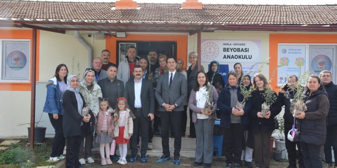 Köyceğiz Beyobası Anaokulu’nda zeytin yetiştiriciliği eğitimi ve fidan dağıtımı