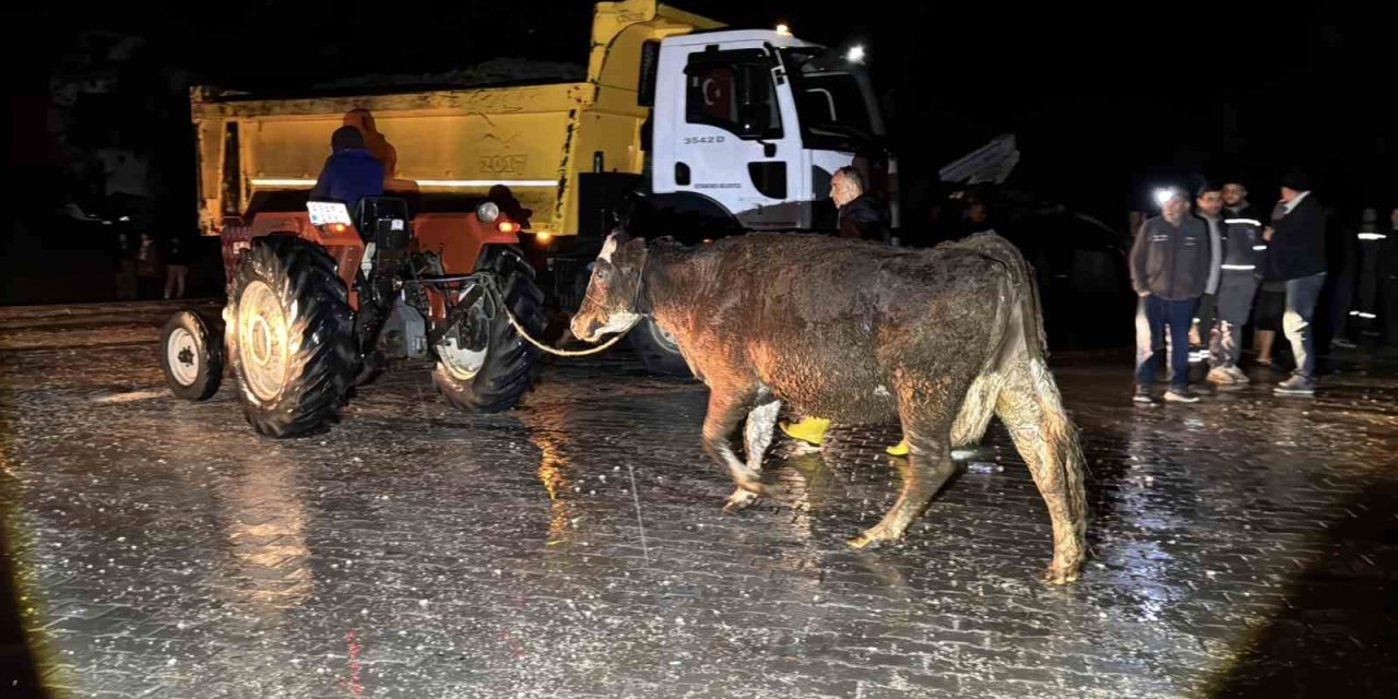 Seydikemer’de su baskını: Evler tahliye edildi