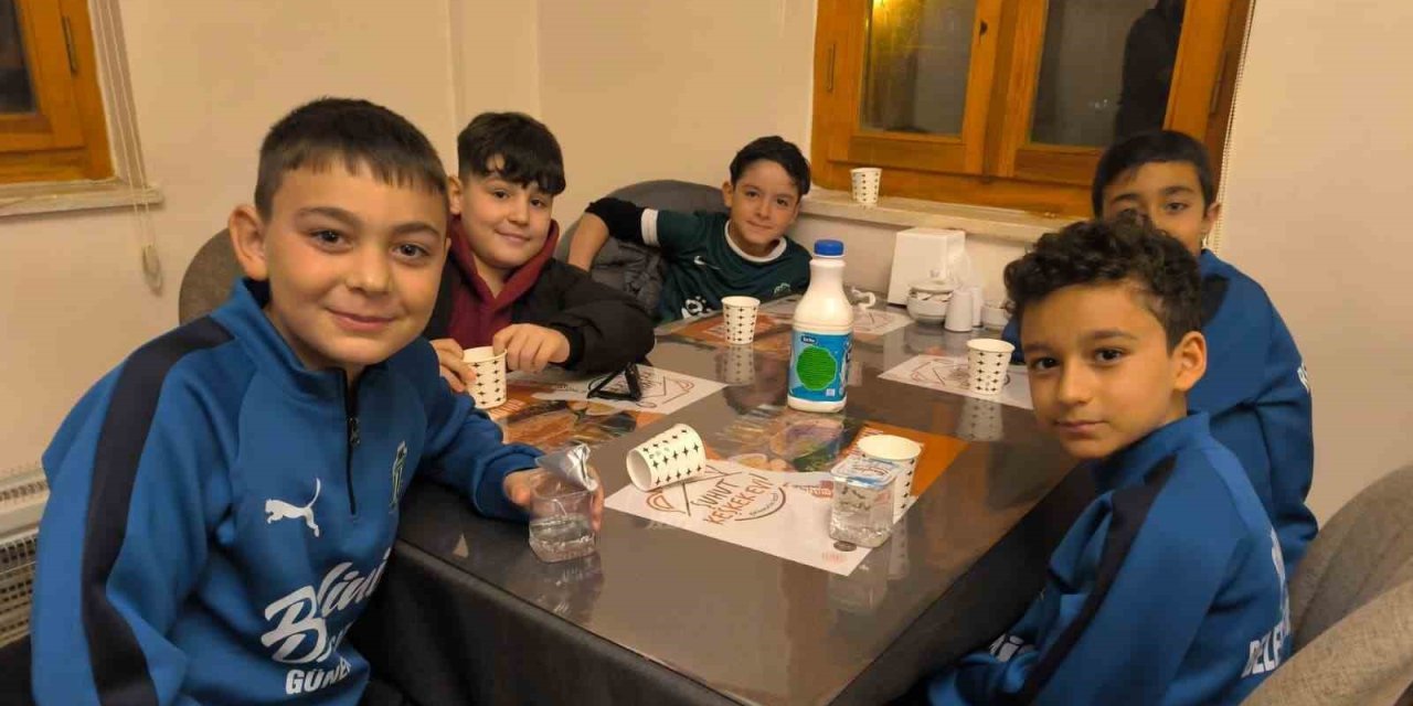 Minik kramponlar moral depoladı