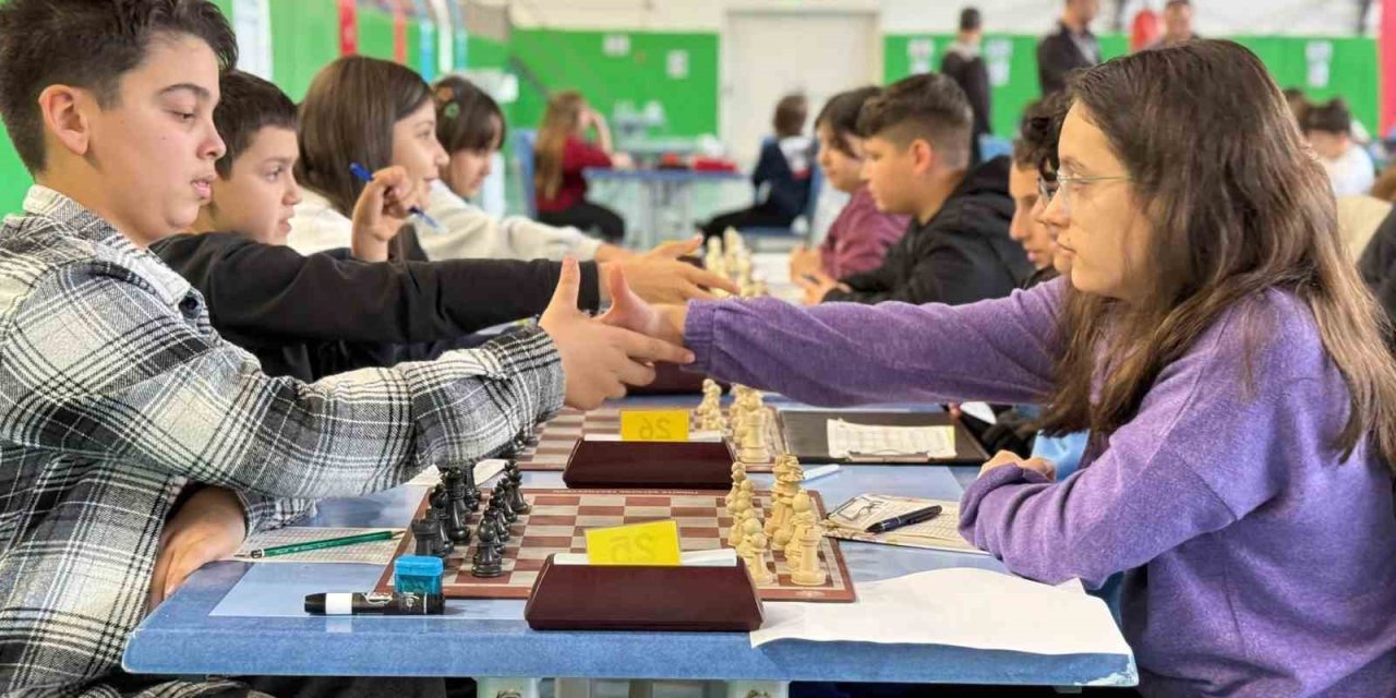 Bayındır’da 160 sporcu ile satranç heyecanı