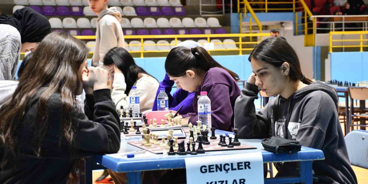Gençler satranç müsabakaları sona erdi