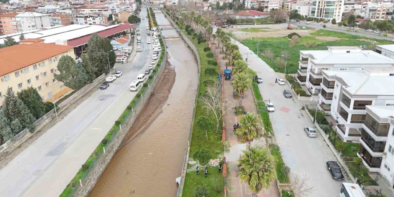 Nazilli Belediyesi yürüyüş yollarını bakıma aldı