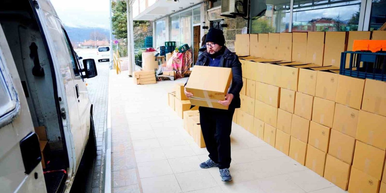 Çameli Belediyesinden ihtiyaç sahiplerine Ramazan kolisi desteği