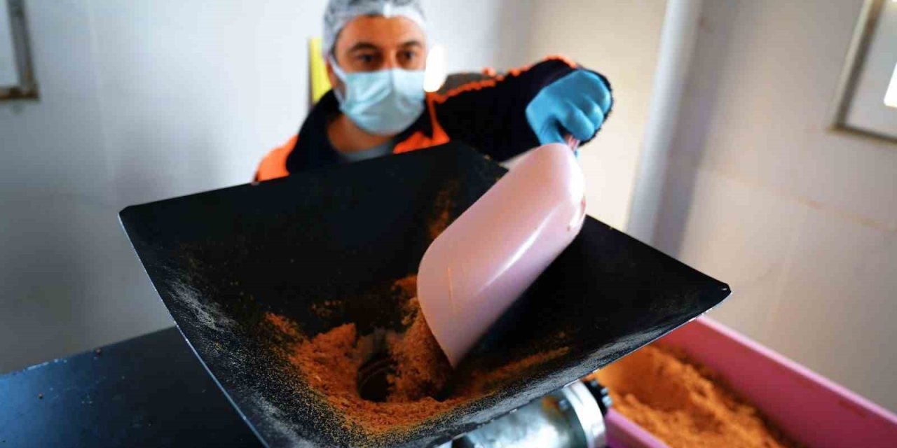 Didim Belediyesi can dostlar için mama üretiminde kapasiteyi artırdı