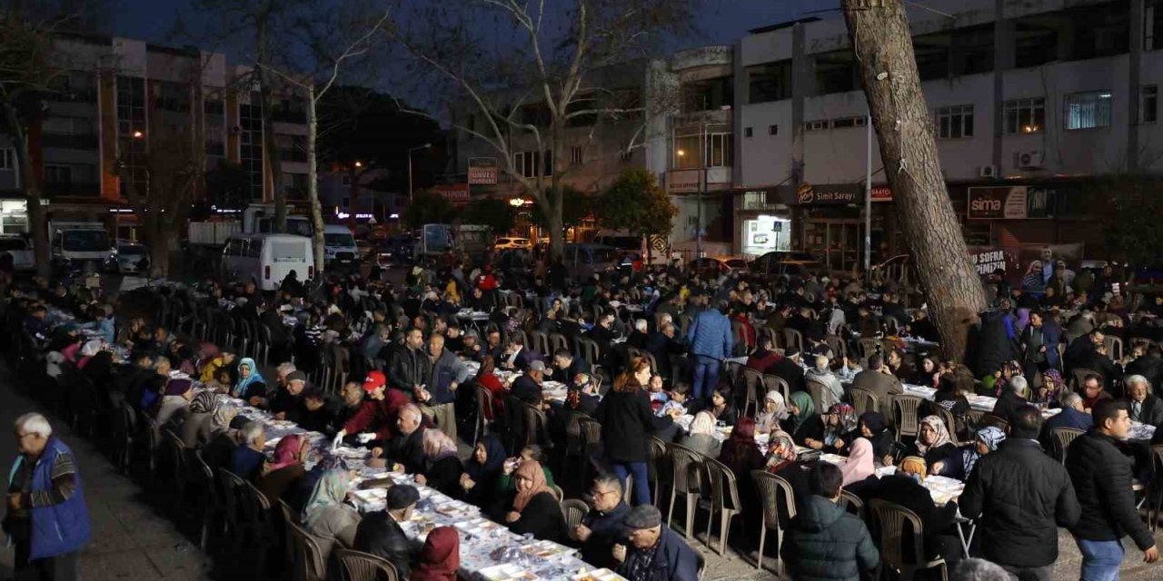 Efeler Belediyesi şehrin dört bir yanında iftar sofraları kuracak
