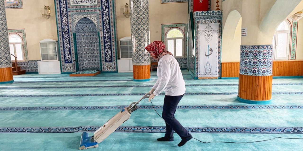 Bodrum camilerinde Ramazan temizliği