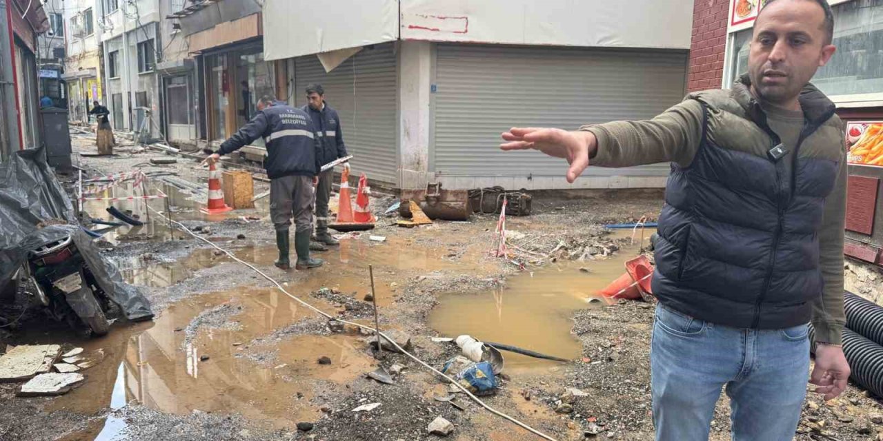 Kuyum atölyesini su basan iş yeri sahibi Gözaç: "Belediye geçmiş olsun bile demedi’