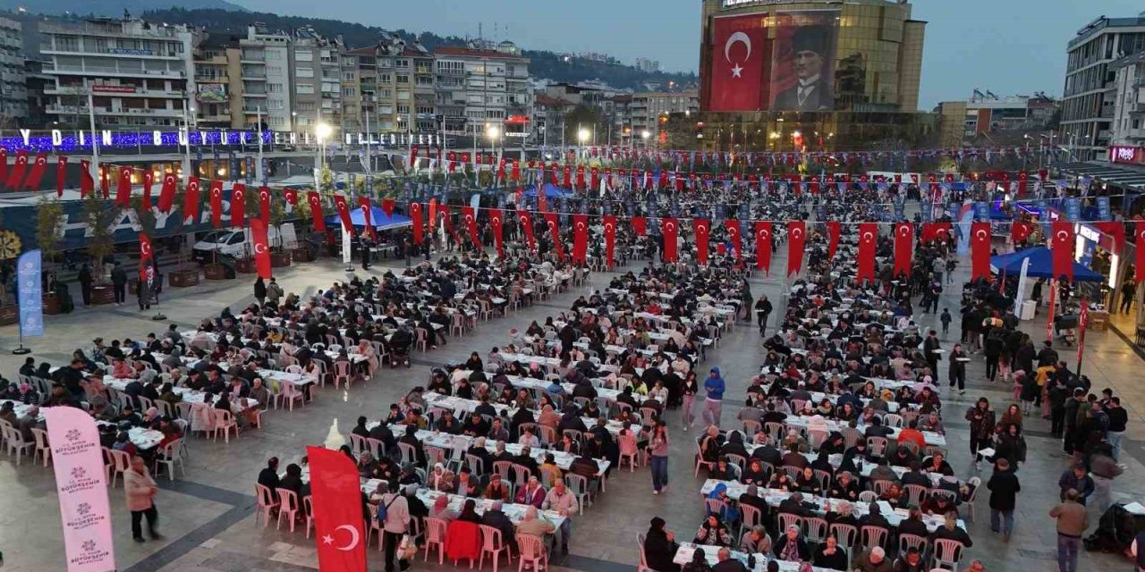 Aydın Büyükşehir Belediyesi vatandaşları iftar sofralarında buluşturacak
