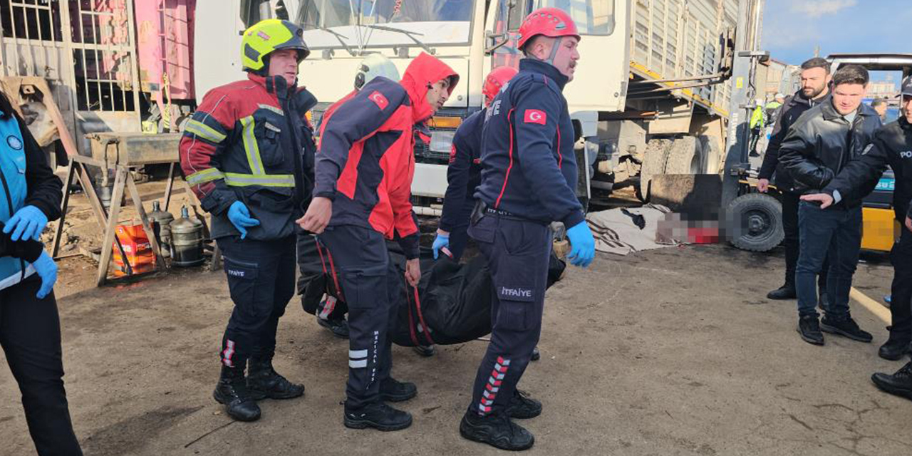 Nazilli’de feci iş kazası: Kamyon kasasının altında kalan 2 kişi hayatını kaybetti