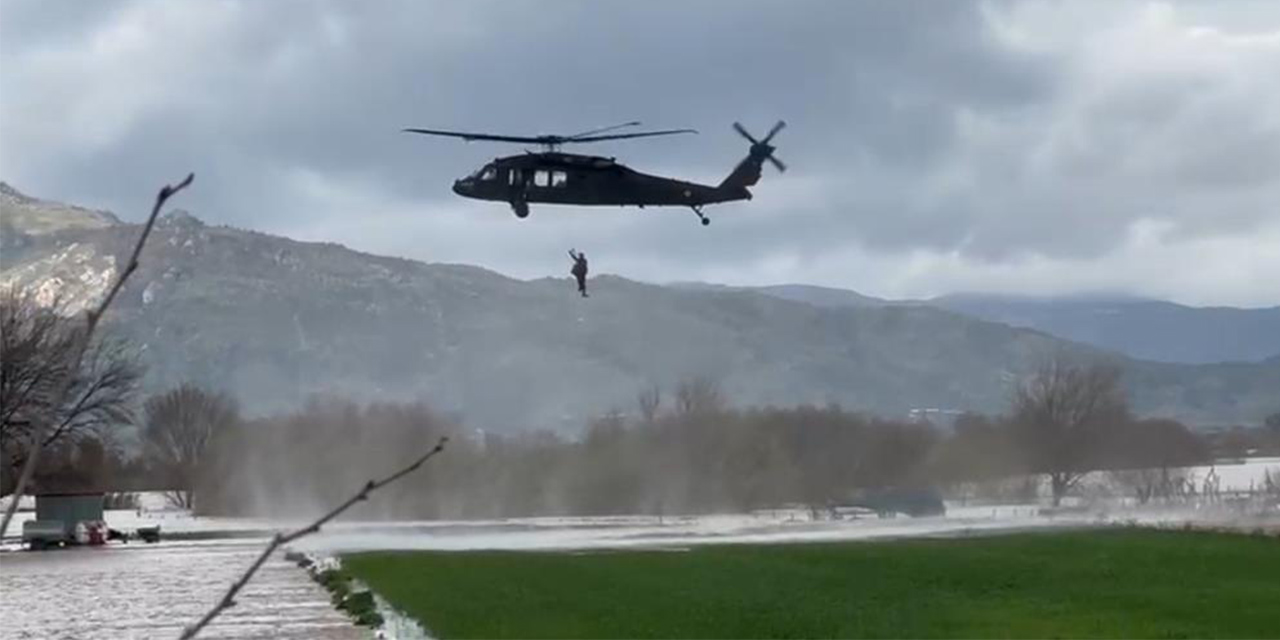 Aydın'da selde mahsur kalan vatandaş helikopterle kurtarıldı