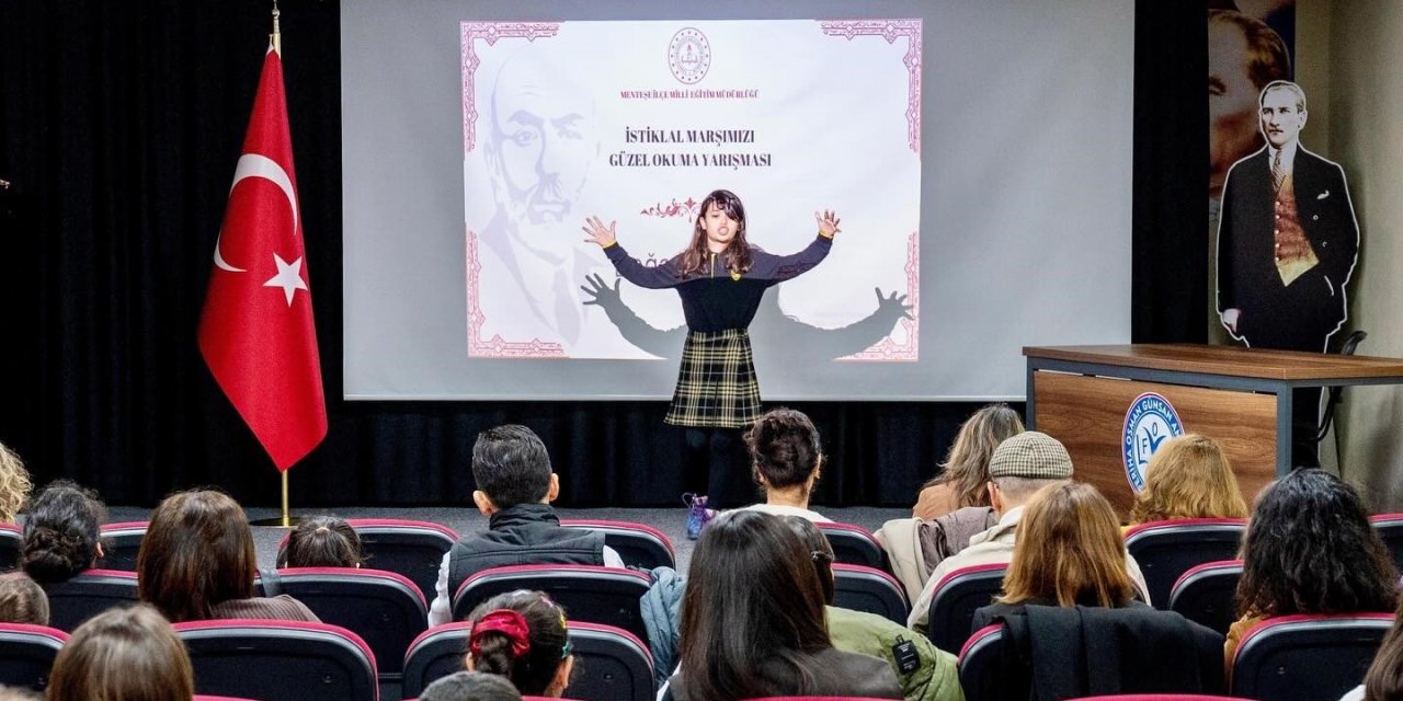 Menteşe’de öğrenciler ödüllerini aldı