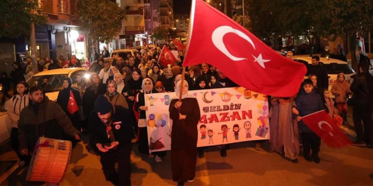 İncirliova’da Ramazan coşkusu fener alayıyla karşılandı