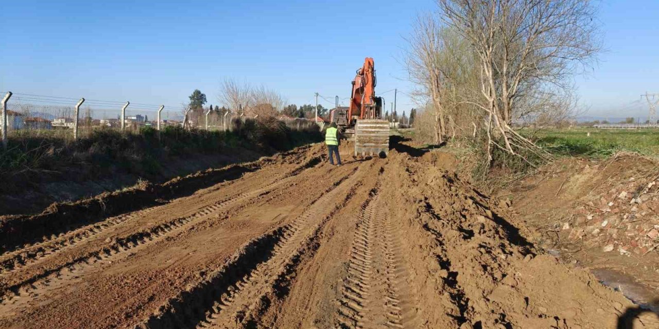 Aydın Büyükşehir Belediyesi’nin yol çalışmaları sürüyor