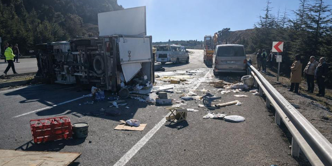 Tavas’ta feci kaza: Baba ve oğlu hayatını kaybetti