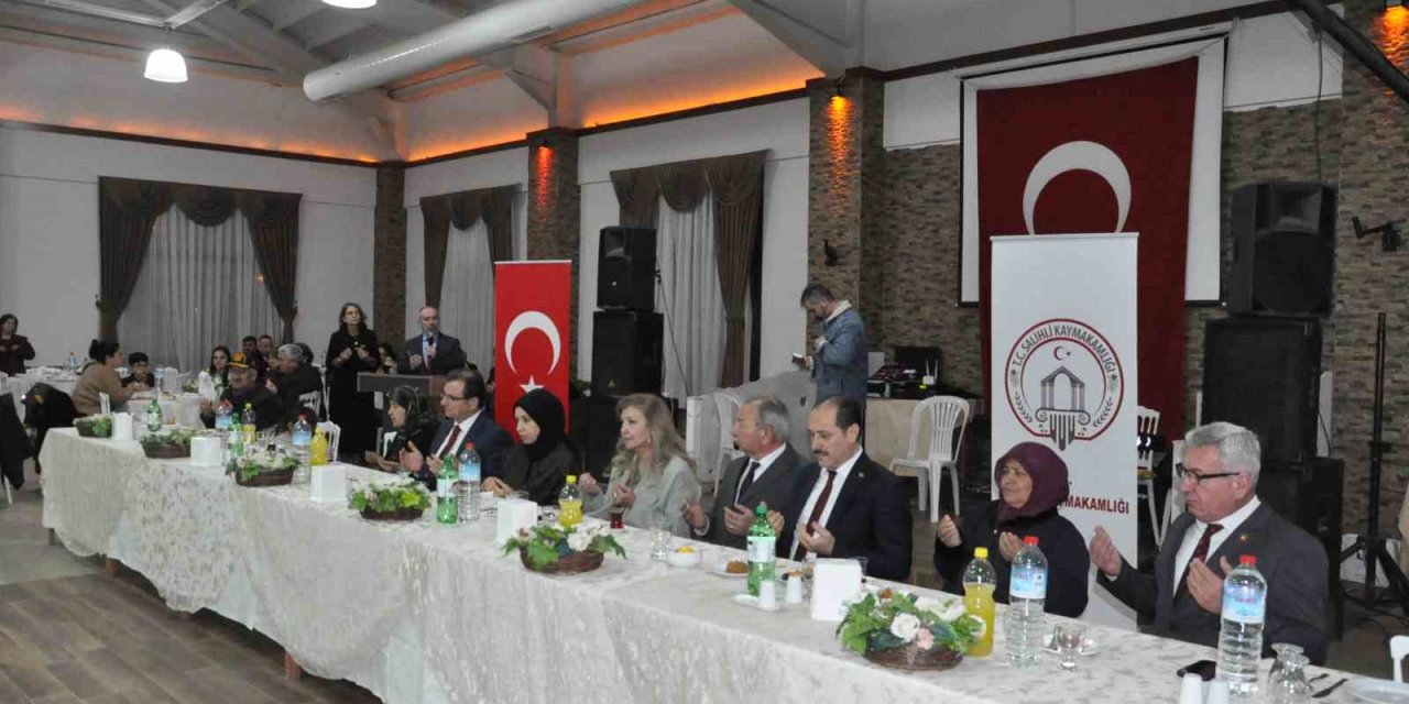 Salihli Kaymakamı Güldoğan, şehit aileleri ve gazilerle iftarda buluştu