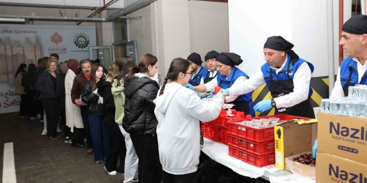 Denizli OSB’nin geleneksel iftar sofrasında 3 bin öğrenci buluştu