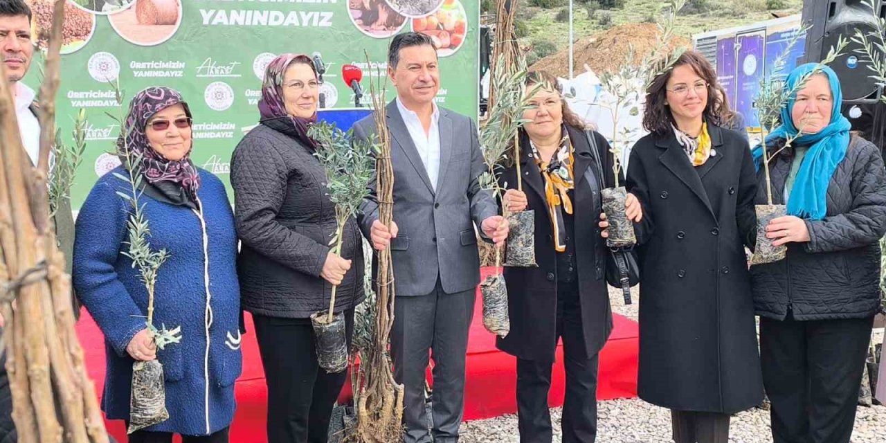 Muğla’da toprak gelecekle buluşuyor: "50 bin fidan üreticiye teslim edildi"