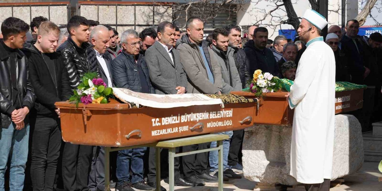 Kazada hayatını kaybeden baba ve oğlu son yolculuklarına uğurlandı